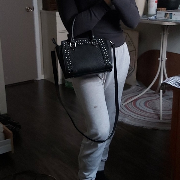 Black purse, Aldo/Spring - Picture 5 of 6